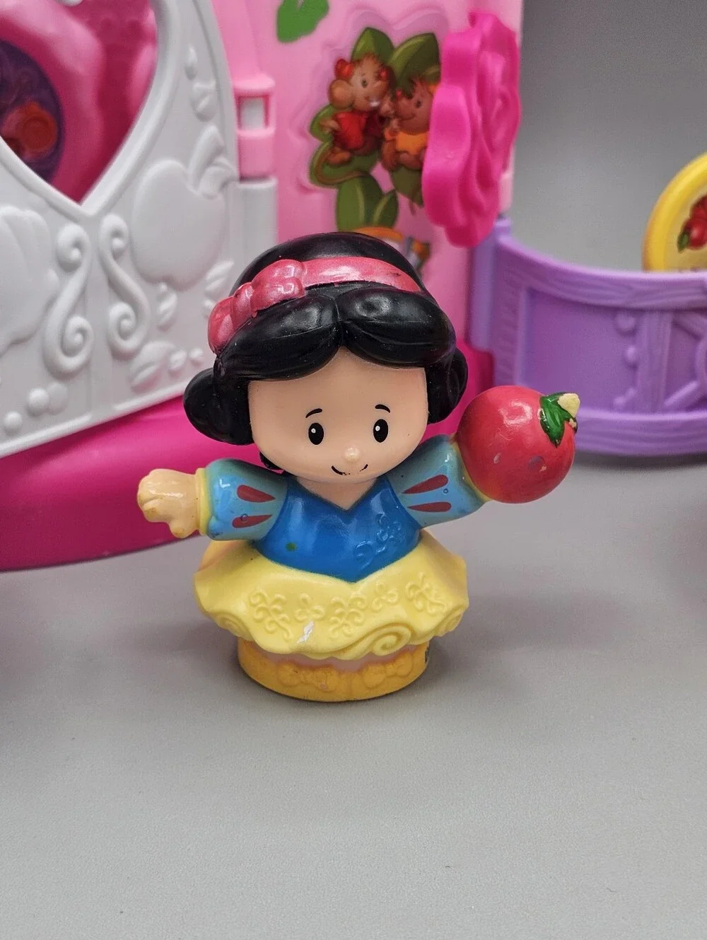 Disney Little People Princess Castle Bundle Belle Cinderella Snow White Animals